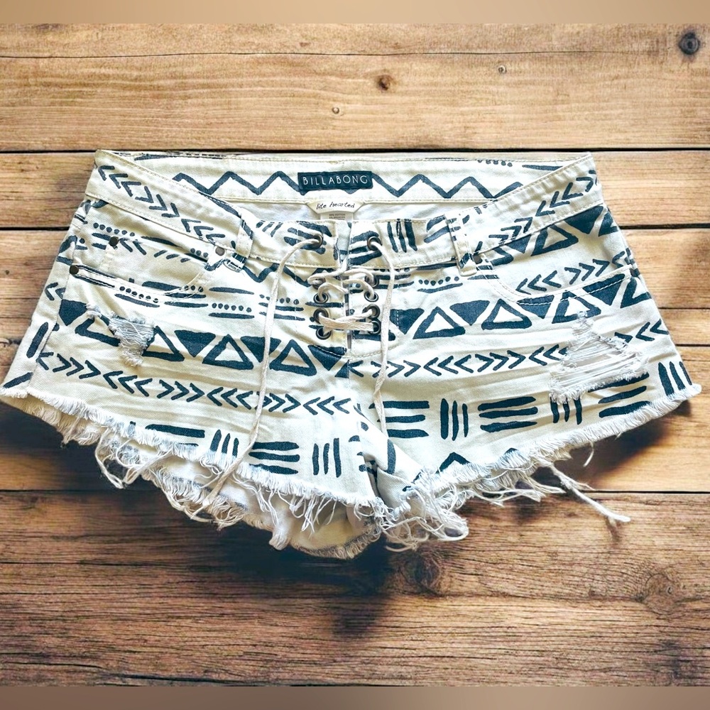 Billabong Aztek shorts